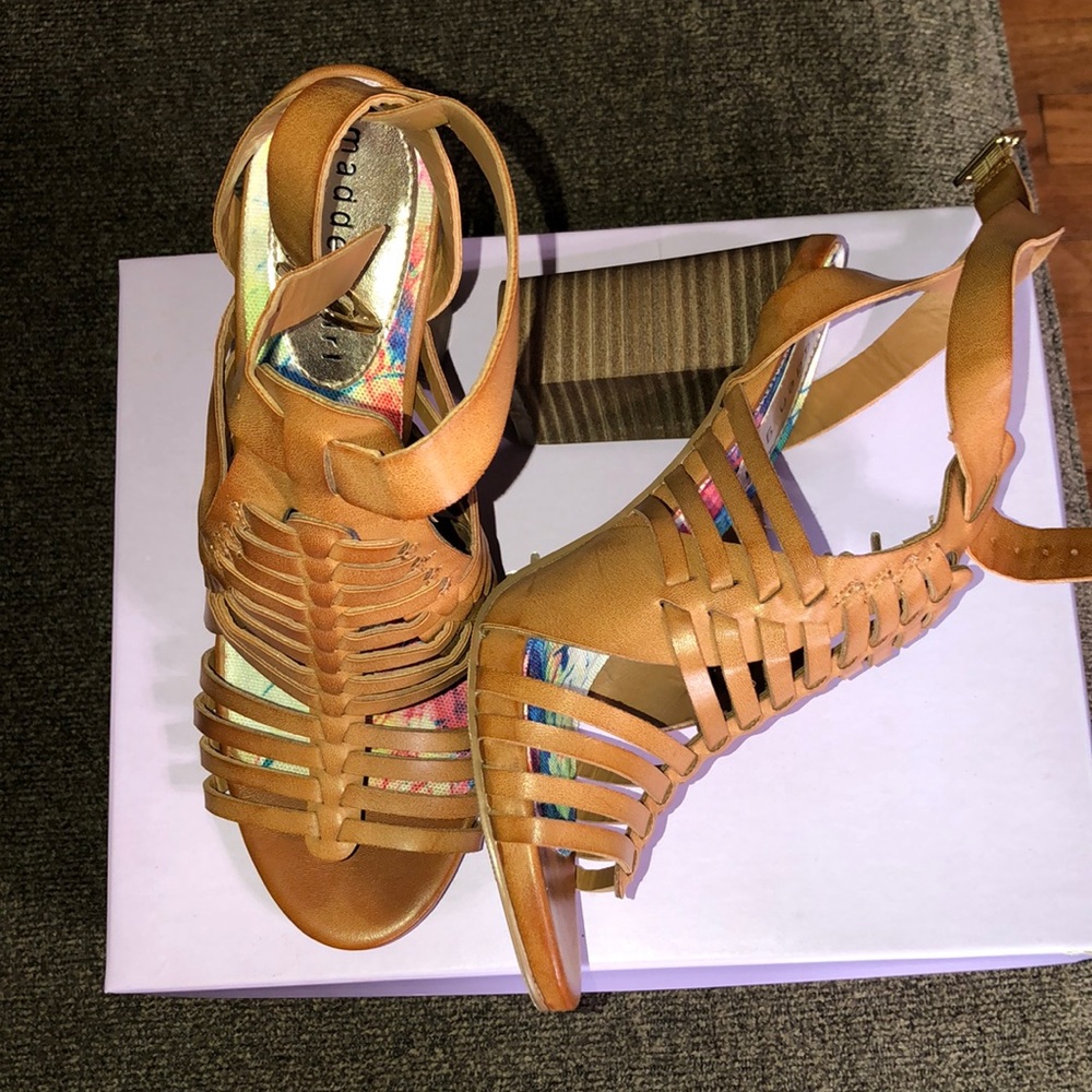 Steve madden sandals size 7